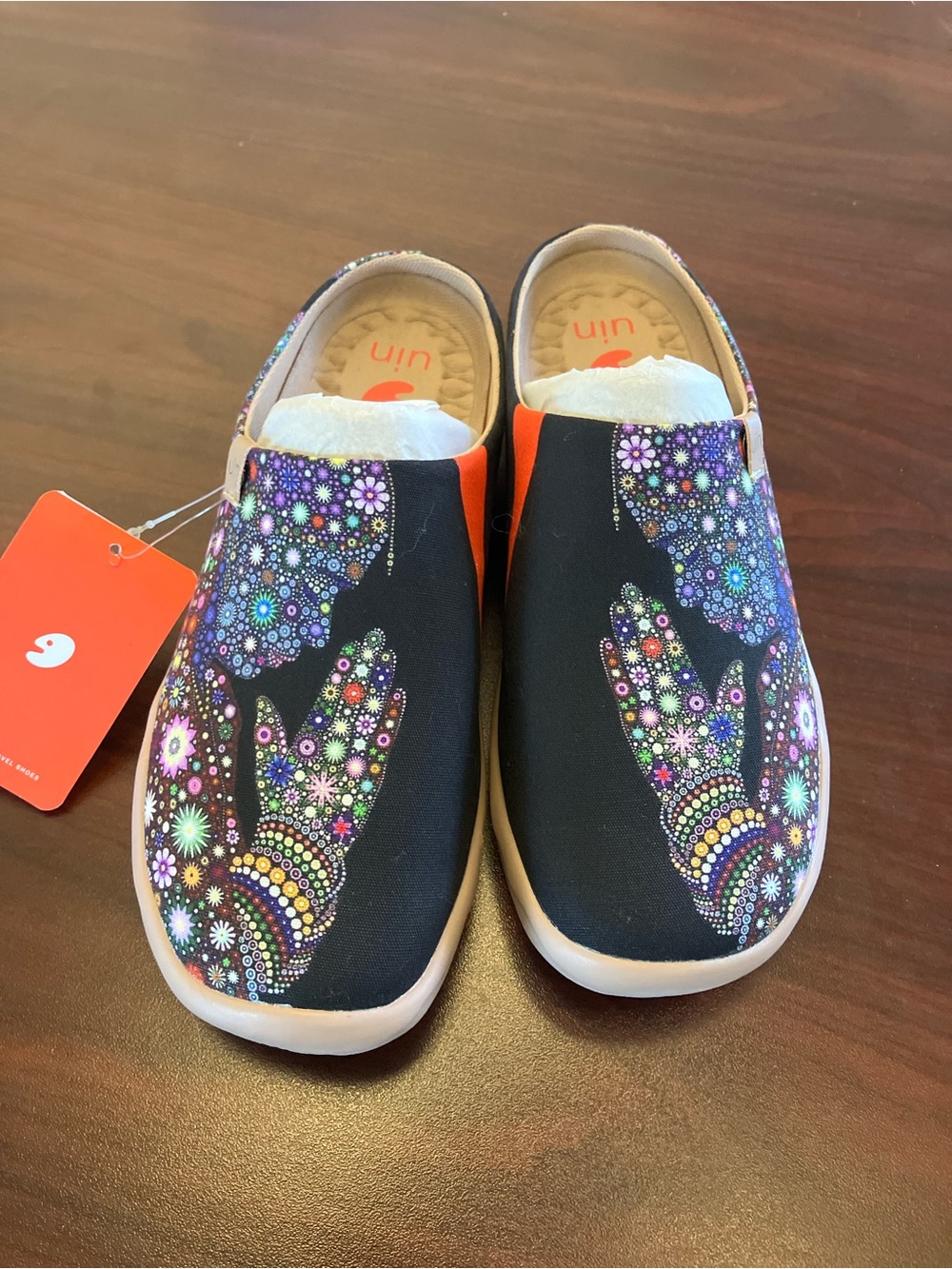 UIN Travel Shoes: Pray for Goodness design